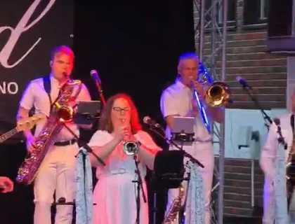 Bilde 3 fra Elvis! En hyllest i bakgården