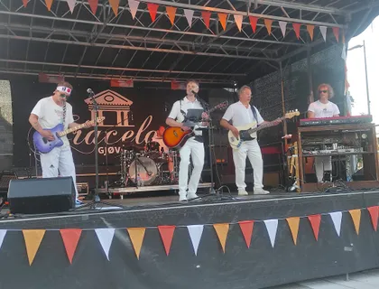 Bilde 2 fra Julikveld på Kauffelts plass