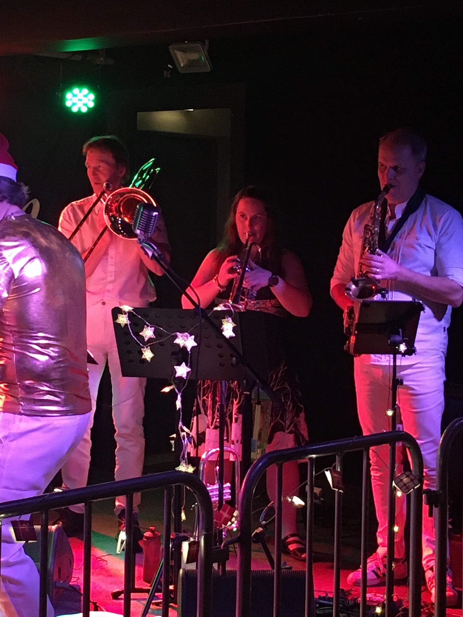 Bilde fra Elvis, kjæm hemmat tel jul, Retro bar og livescene, Gjøvik, 28. nov. 2020